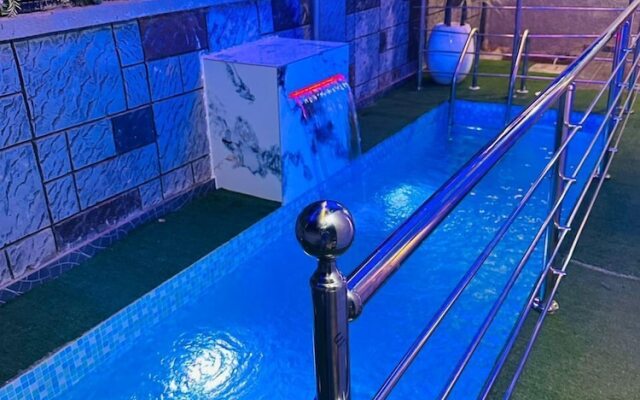 Mini Flat with Starlink Internet & Pool