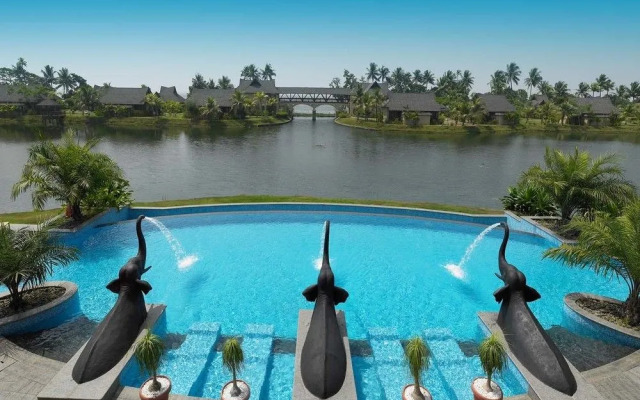 Radisson Plaza Resort & Spa
