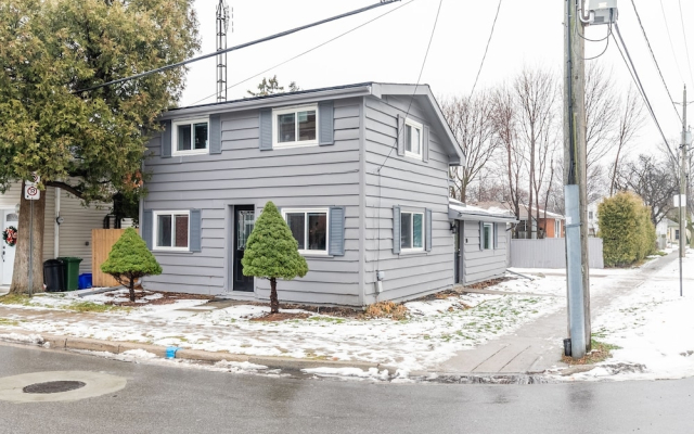 Cozy 3BR House in Watertown by GLOBALSTAY