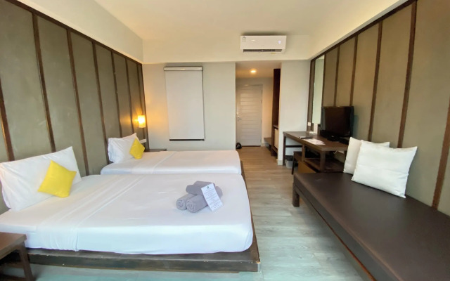 LaLune Beach Resort