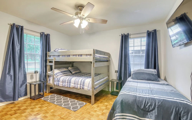 Walk to Graceland: Spacious Memphis Home!