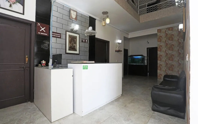 OYO 22270 Sky Inn