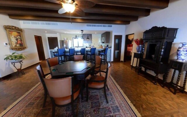 Spacious 4 BR Apt in Cabo
