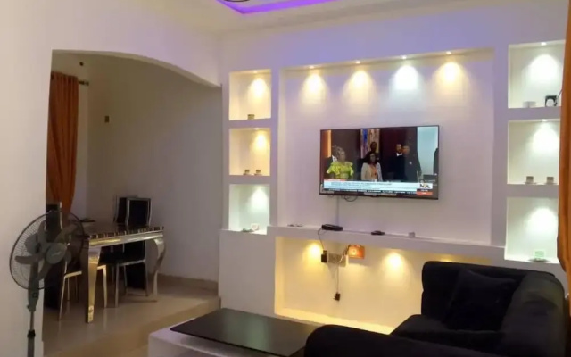 Apartment Sleeps 4 With Free Parking