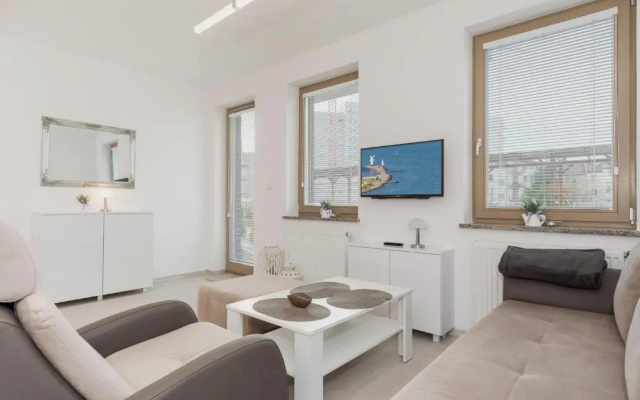Wind Rose Quarter Apartments by Renters