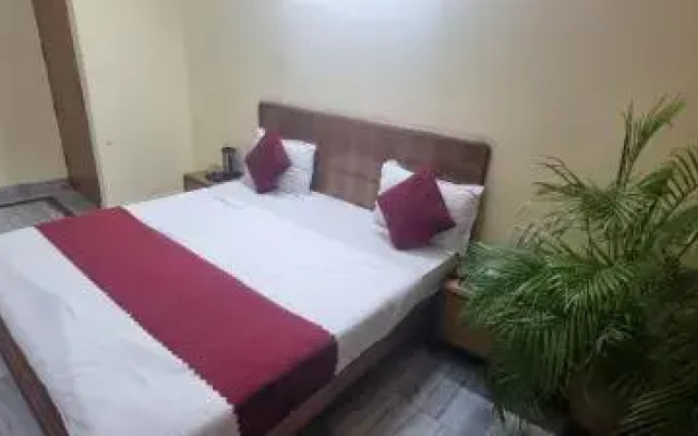 Hotel Shri Hari by OYO Rooms