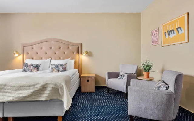 First Hotel Statt