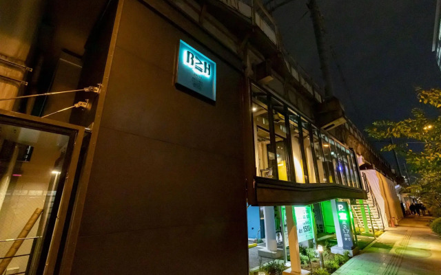 Under Railway Hotel Akihabara