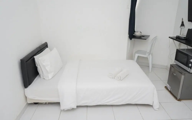Cozy And Calm Studio No Kitchen Apartment At Aeropolis Residence