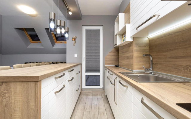 Beautiful 1BD Apartment with a Parking Spot