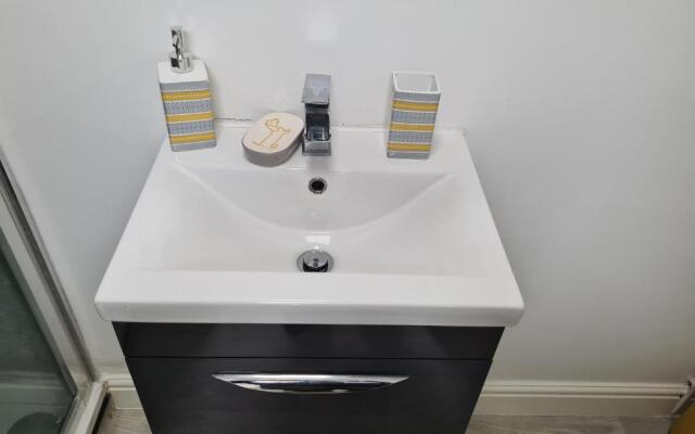 West Street 3-Bed 3-Ensuite Apartment Leicester