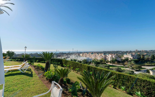 Apartamento en complejo residencial con piscina