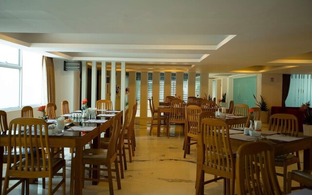 Hotel Platinum Square