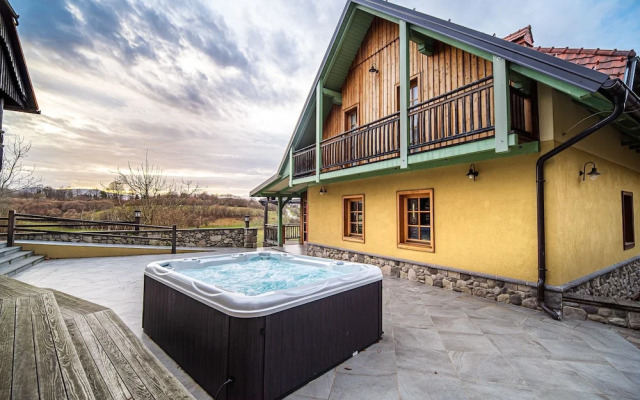Villa Les With hot tub