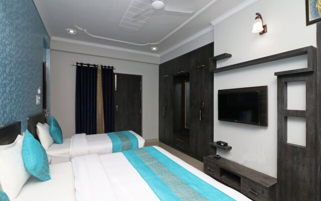 OYO 11877 Royal Residency
