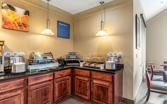 Comfort Inn & Suites Tuscumbia - Muscle Shoals