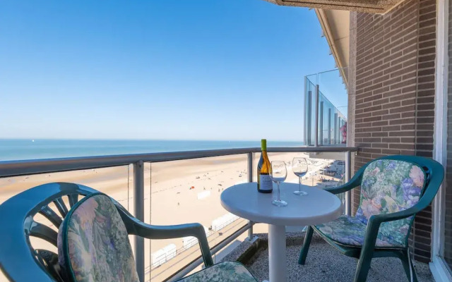 Bright Apartment With Sea-views