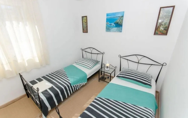 Lucija - Apartment With Pool - A1