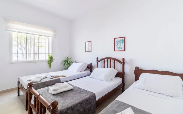 Casa a 50m da Praia com Churrasqueira