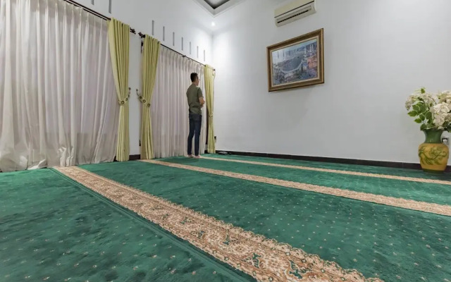 Urbanview Hotel Khayrizsan Tasikmalaya by RedDoorz