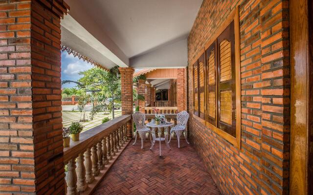 Home Stone Resort