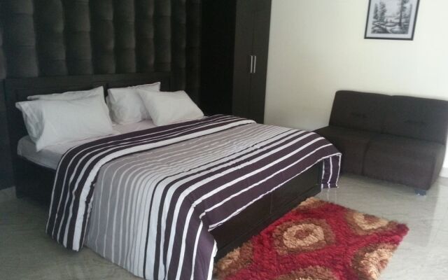 Queen Idia Suites