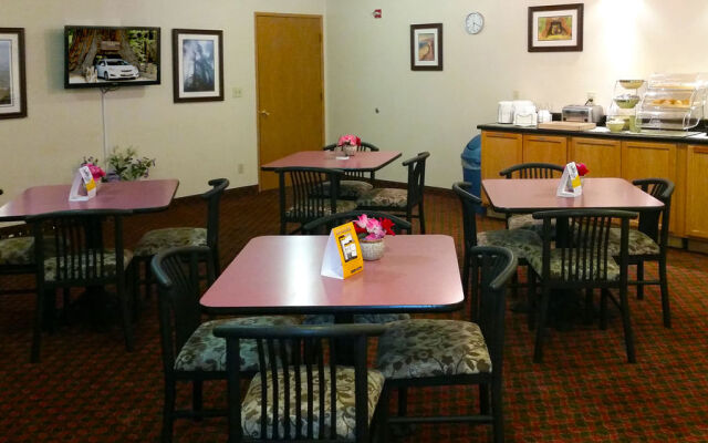 Quality Inn & Suites Redwood Coast