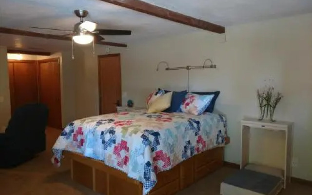 Ponderosa Ridge A B & B