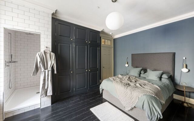 Superior Stays - Rosewell House