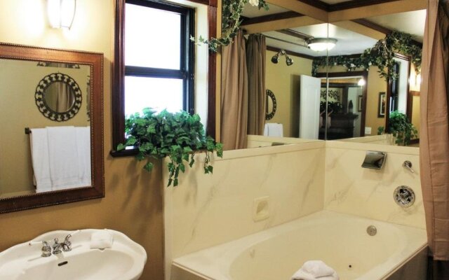 Castle Creek Inn