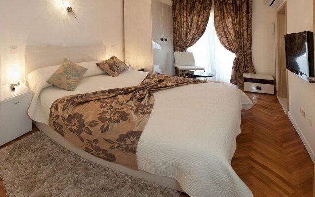 CroJetSett Palace