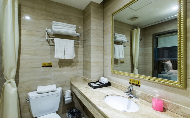 Weihai Huakun Hotel
