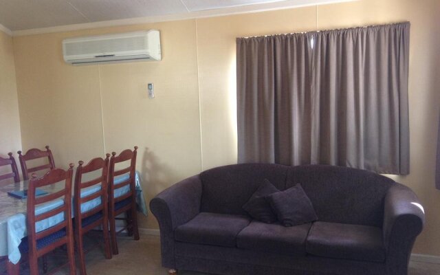 Pinjarra Caravan Park and Cabins