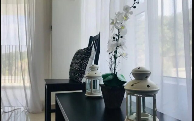 Sky Bungalow Green Beverly Hills