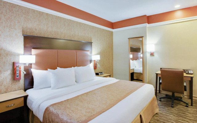Collins Hotel
