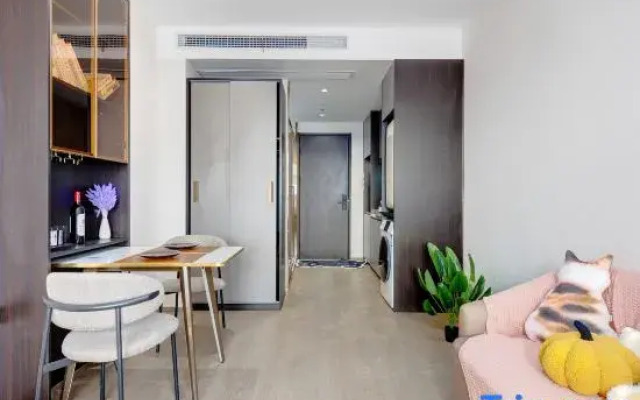 Guike Hotel (Shanghai 80,000 Stadium Caobaolu Subway Station Branch)