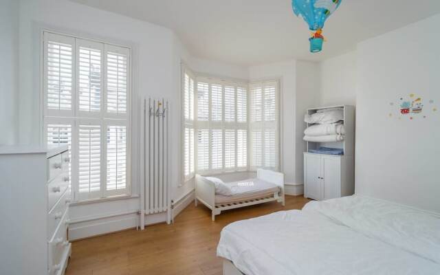 Big Family House Near Clapham Common