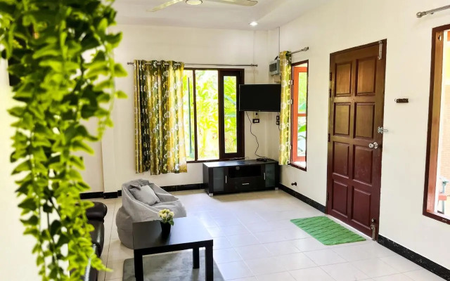 2BR Maryam villa near Tesco & beach.