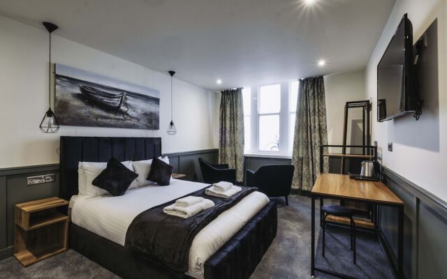 The Royal Bar & Shaker