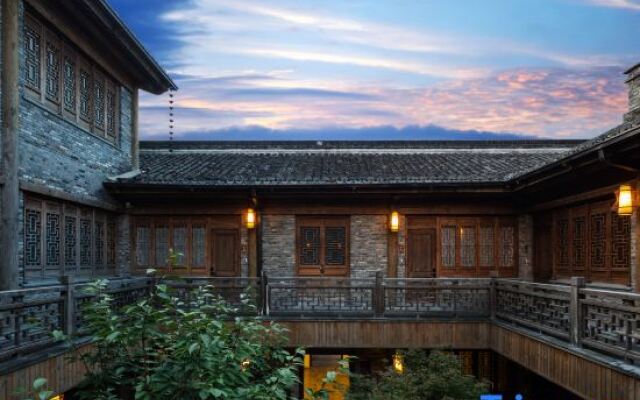 Yanquan  Hanguan Hotel（Oriental Saltlake Resort）