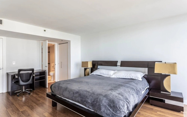2 Bedroom Pearl in Downtown Miami