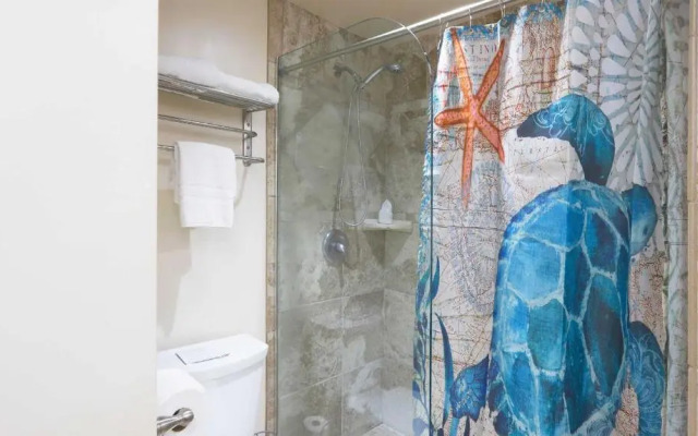 Hale Mahina #b102 1 Bedroom Condo by RedAwning