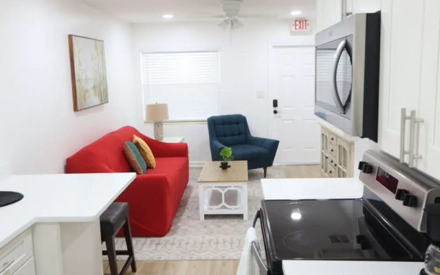Amazing 2BR walking distance to Beach