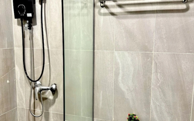 Central City Hotel at Chintatown