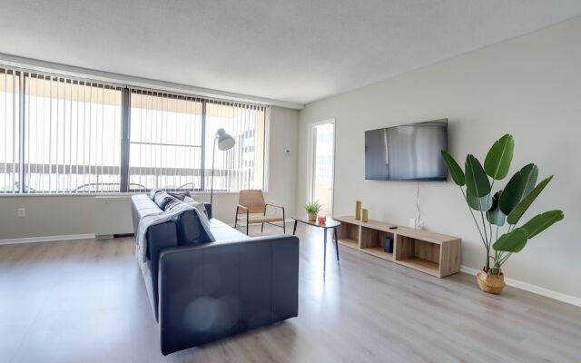 Stylish & Fantastic apt in Crystal City