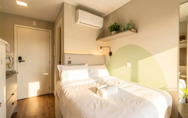 Easy Life Campos Salles by Xtay