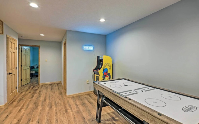 Hot Tub Relaxation! Family Home in Albrightsville