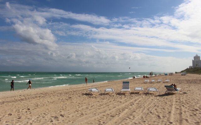 Pavillon 2 Br Condo With Terrace On Miami Beach Rsm 42058