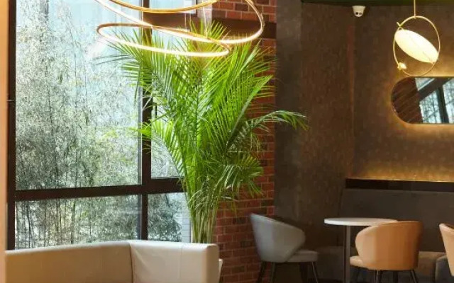Jinjiang Metropolo (Langshan Scenic Spot hotel of Nantong University)