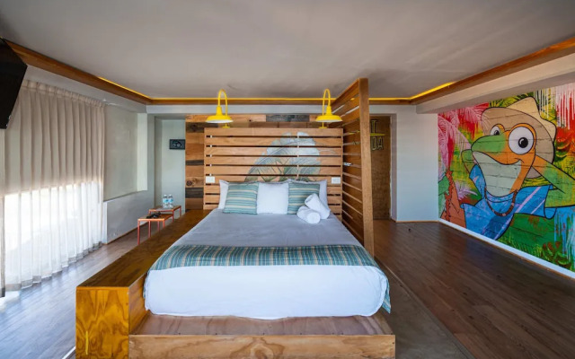 Mayan Monkey Hostel & Bar
